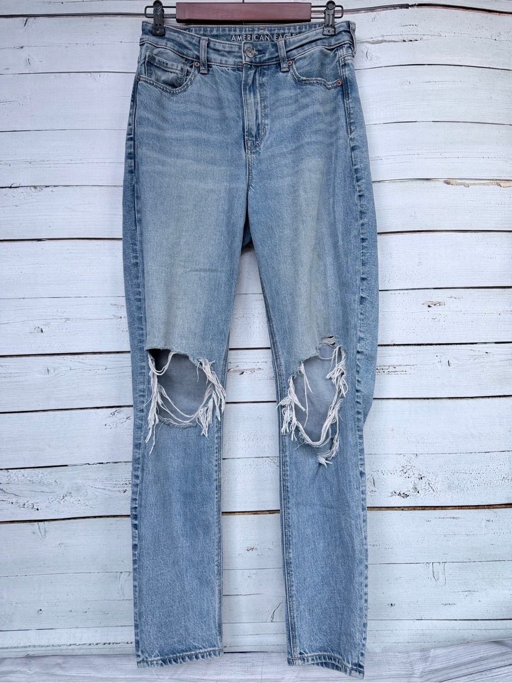 American Eagle Outfitters High-Rise Distressed Mom Jeans Size 4 Long